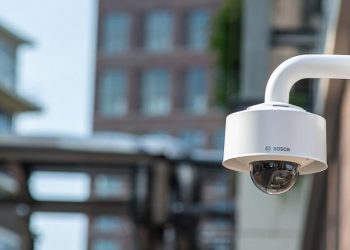 Bosch giới thiệu dòng camera bán cầu cố định FLEXIDOME IP starlight 8000i mới