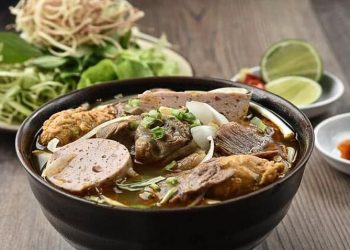 Bún bò Huế và người xứ Huế 6