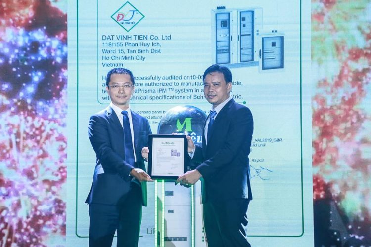 Công ty Đạt Vĩnh Tiến sản xuất tủ điện hạ thế Prisma iPM theo công nghệ của Schneider Electric 1