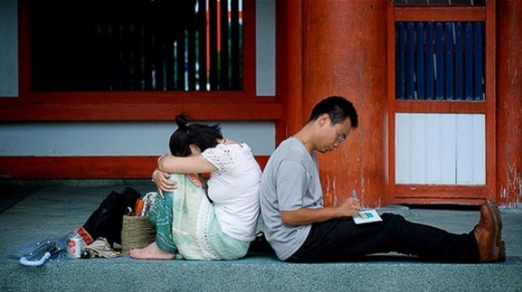 Văn hóa độc thân, internet và suy giảm tình dục 1