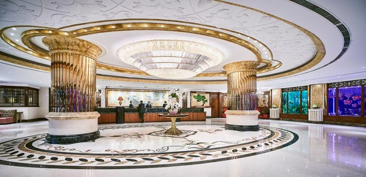 Khách sạn Windsor Plaza mừng sinh nhật thứ 15 tri ân khách hàng