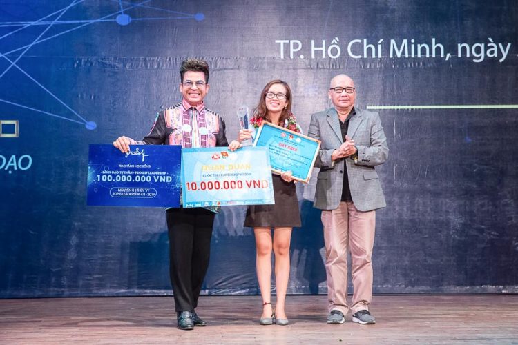 Thí sinh Nguyễn Thị Thùy Vy - sinh viên Trường Đại học Ngoại thương cơ sở II TP.HCM đăng quang