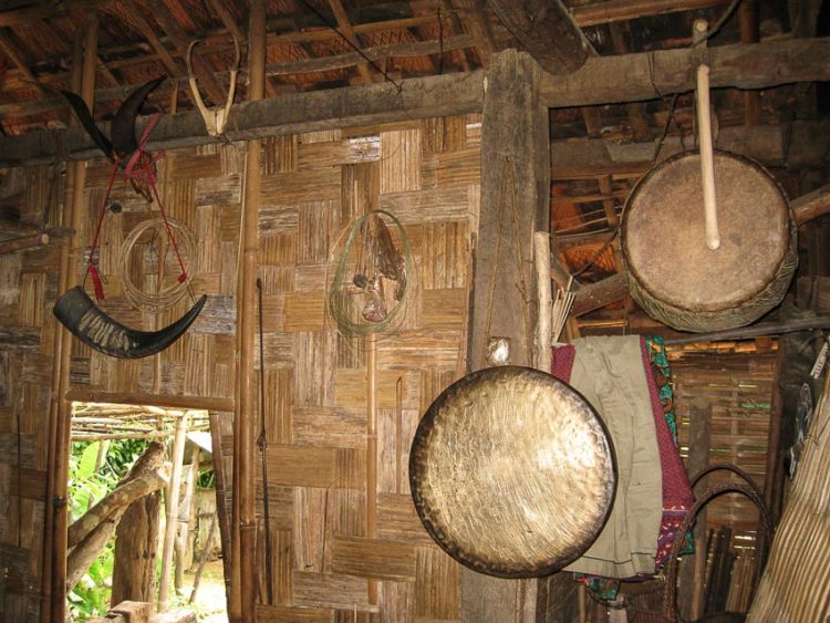 Nhạc cụ bằng đồng của người Tà Ôi 2