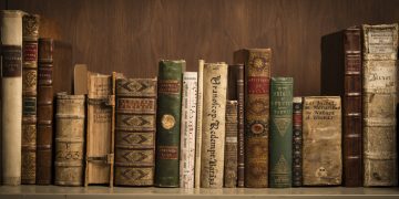 Những cuốn sách nổi tiếng bị cấm trong thế kỷ 21