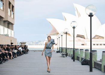 Ngắm vẻ đẹp quyến rũ, cuốn hút của Hoàng Yến, H’Hen Niê, Minh Tú trên sàn diễn Xuân – Hè 2019 của Đỗ Mạnh Cường
