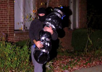 Bóc mẽ tuyệt chiêu thủ tiêu xác chết trong phim kinh dị 1a