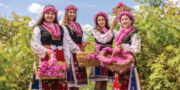 Hành trình khám phá bán đảo Balkan, tham dự lễ hội hoa hồng Bulgaria