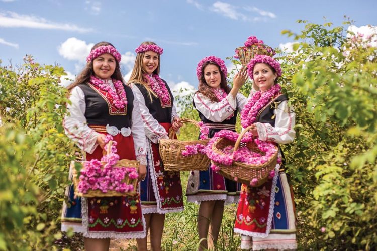 Hành trình khám phá bán đảo Balkan, tham dự lễ hội hoa hồng Bulgaria