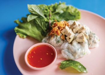 Người Thái thích ăn giò chả Việt 3