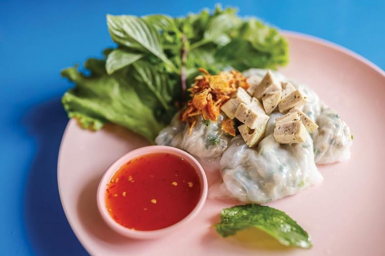 Người Thái thích ăn giò chả Việt 3