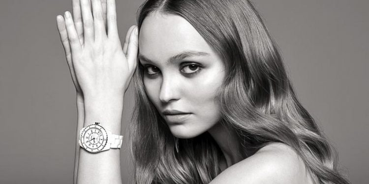 Chiến dịch quảng cáo lần đầu cho chiếc đồng hồ J12 mới của Chanel 3