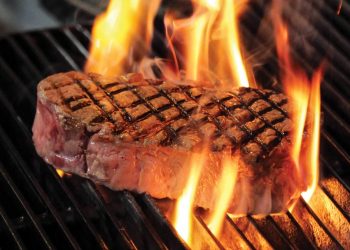 Trải nghiệm ẩm thực Úc với vang và bò wagyu