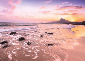 Hè đi tránh nóng với chùm tour giá “mát”