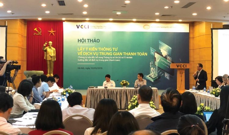 Doanh nghiệp muốn nâng thêm hạn mức giao dịch ví điện tử hằng tháng