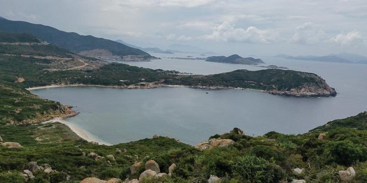 Bãi Thùng nhìn từ trên cao