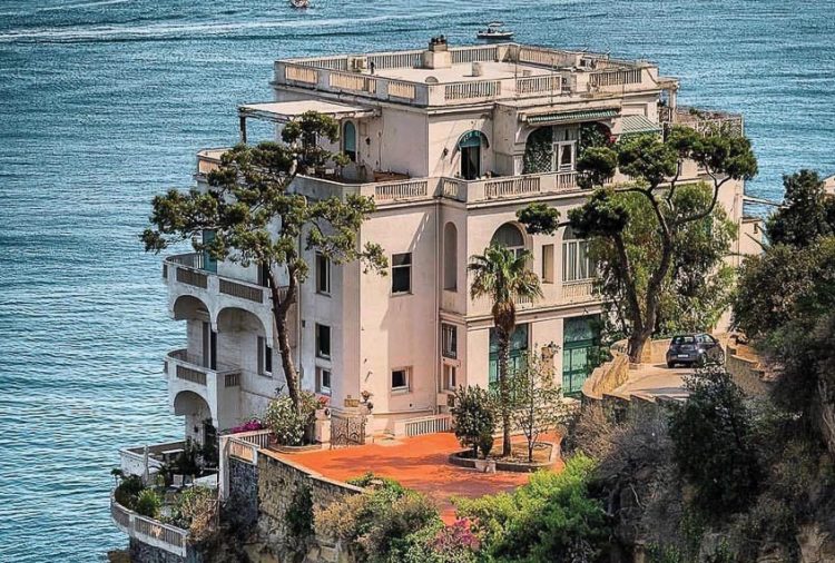 Trở về mái nhà xưa