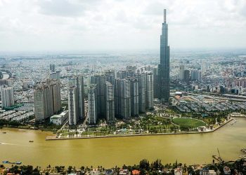 Vốn đổ vào bất động sản quá nhiều 1