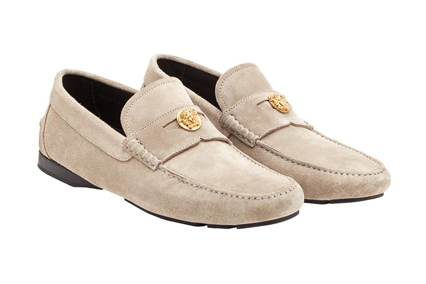 Giày loafers của Versace thanh lịch