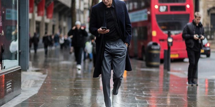 Nam giới nên mặc gì vào mùa mưa? 3