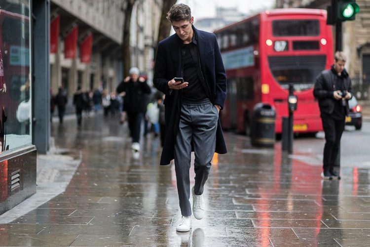 Nam giới nên mặc gì vào mùa mưa? 3