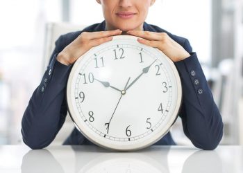 Thời điểm tốt nhất trong ngày để yêu cầu tăng lương và chốt hợp đồng