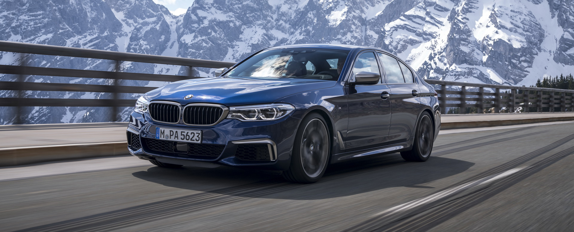 BMW M550i 2020 trang bị động cơ V8 4.4L mạnh mẽ hơn ở châu Âu và Mỹ