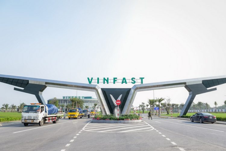 Vingroup tham gia cung cấp dịch vụ xe buýt điện