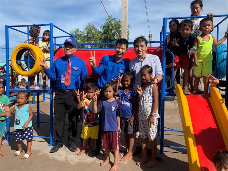 Toyota Việt Nam tặng sân chơi dành cho trẻ em tại tỉnh Bạc Liêu - 01