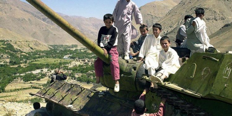 Afghanistan qua ống kính cố nhiếp ảnh gia Shah Marai - 10