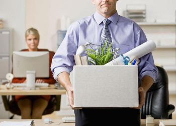 Phải làm gì khi bạn bị công ty cho nghỉ việc? - 1