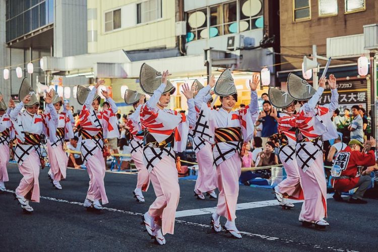 Đến Nhật Bản vào mùa lễ hội lớn nhất năm