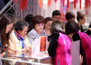 Giá vàng rời mức đỉnh của hơn 5 tháng