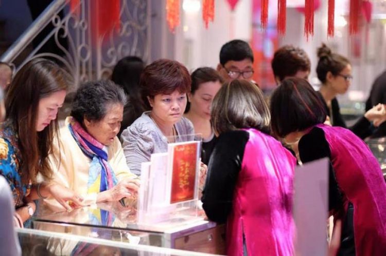 Giá vàng rời mức đỉnh của hơn 5 tháng