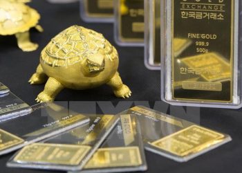 Giá vàng thế giới leo lên mức đỉnh của hơn ba tháng