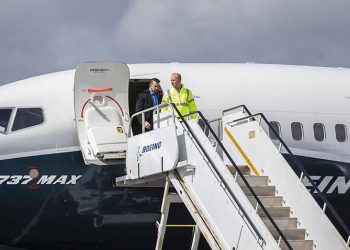 Các hãng hàng không toàn cầu giảm mạnh dự báo lợi nhuận năm 2019