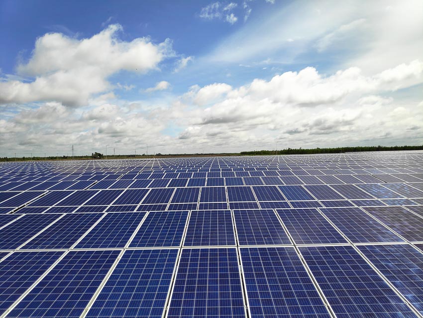 123.000 tấm pin năng lượng mặt trời đã được lắp đặt với công nghệ và thiết bị hiện đại trong giai đoạn 1 của Nhà máy đmt BCG-CME Long An 1
