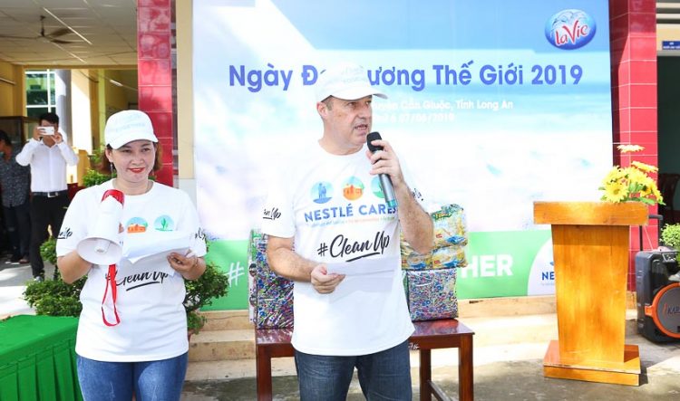La Vie hợp tác với WWF tổ chức Ngày hội dọn rác 1