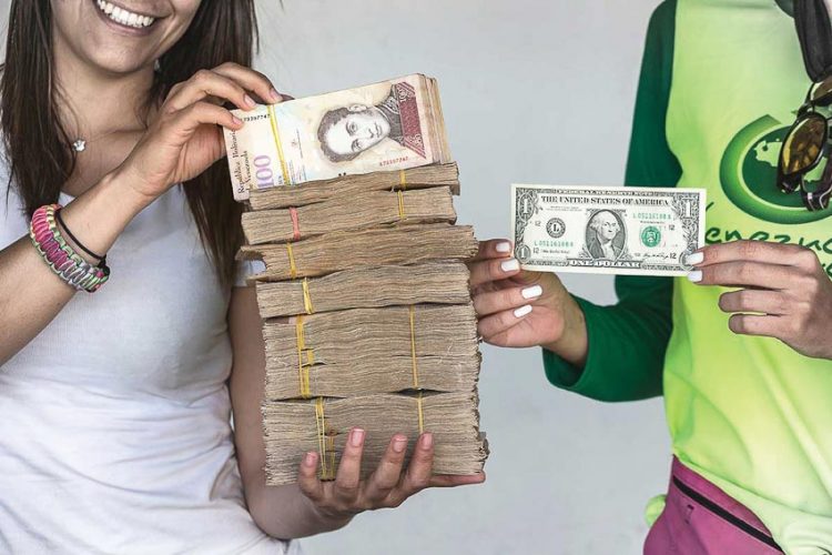 Venezuela phải đưa ra giới thiệu đồng tiền bolivar mới có chủ quyền để đối phó với nạn lạm phát 1