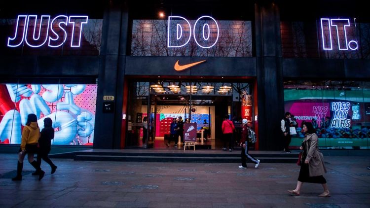 Nike: Doanh thu tăng, song lợi nhuận sụt giảm