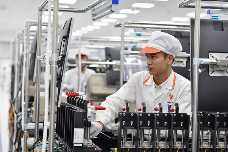 VinSmart hợp tác với Fujitsu và Qualcomm sản xuất điện thoại 5G “Made in Vietnam”