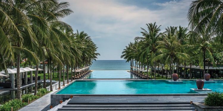 Mùa hè thiên đường với Four Seasons Resort The Nam Hai