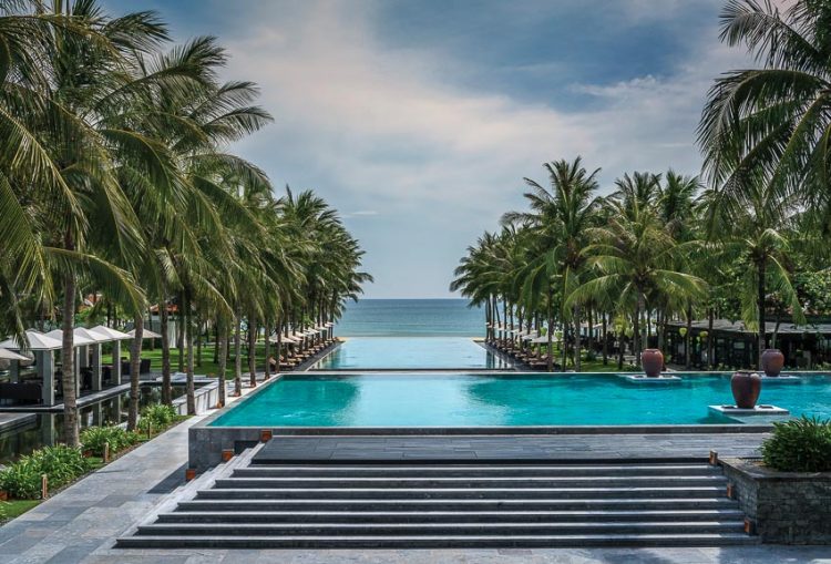Mùa hè thiên đường với Four Seasons Resort The Nam Hai