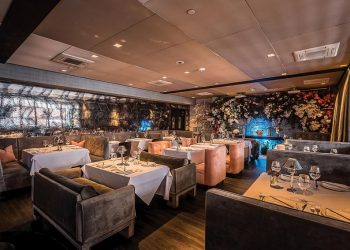 Nhà hàng Việt Crustacean Beverly Hills thu hút các ngôi sao Hollywood 3