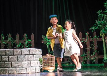 sân khấu kịch Hồng Hạc 1