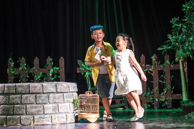 sân khấu kịch Hồng Hạc 1