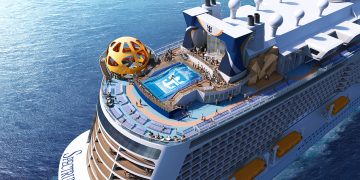 Trải nghiệm hải trình Spectrum of the Seas đón hè trên biển