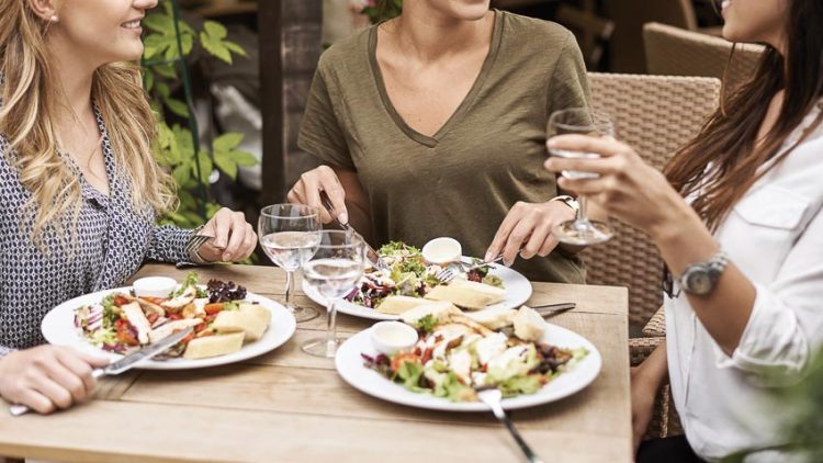 Ưu đãi đặc biệt dành cho phái đẹp tại Nhà hàng Atrium Café