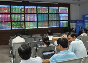 Chứng khoán Việt cần yếu tố kích hoạt dòng tiền lớn