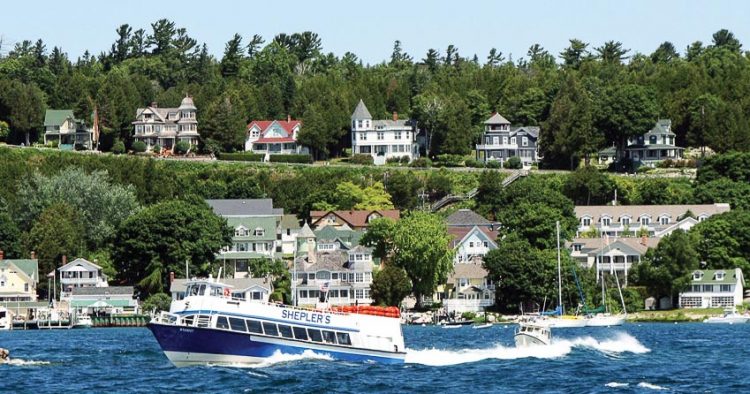 Sống chậm trên đảo Mackinac ở Mỹ - 4