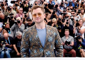 Taron Egerton - Kể lại cuộc đời Elton John - 3